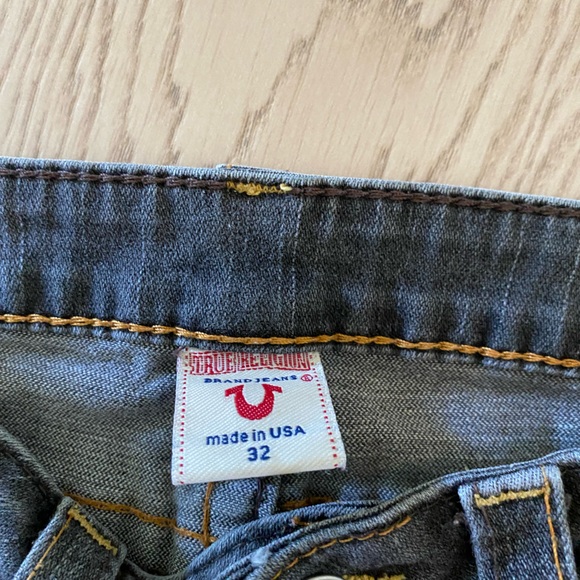 Ladies True Religion Kate Capris. Color charcoal size 32 - Picture 4 of 7